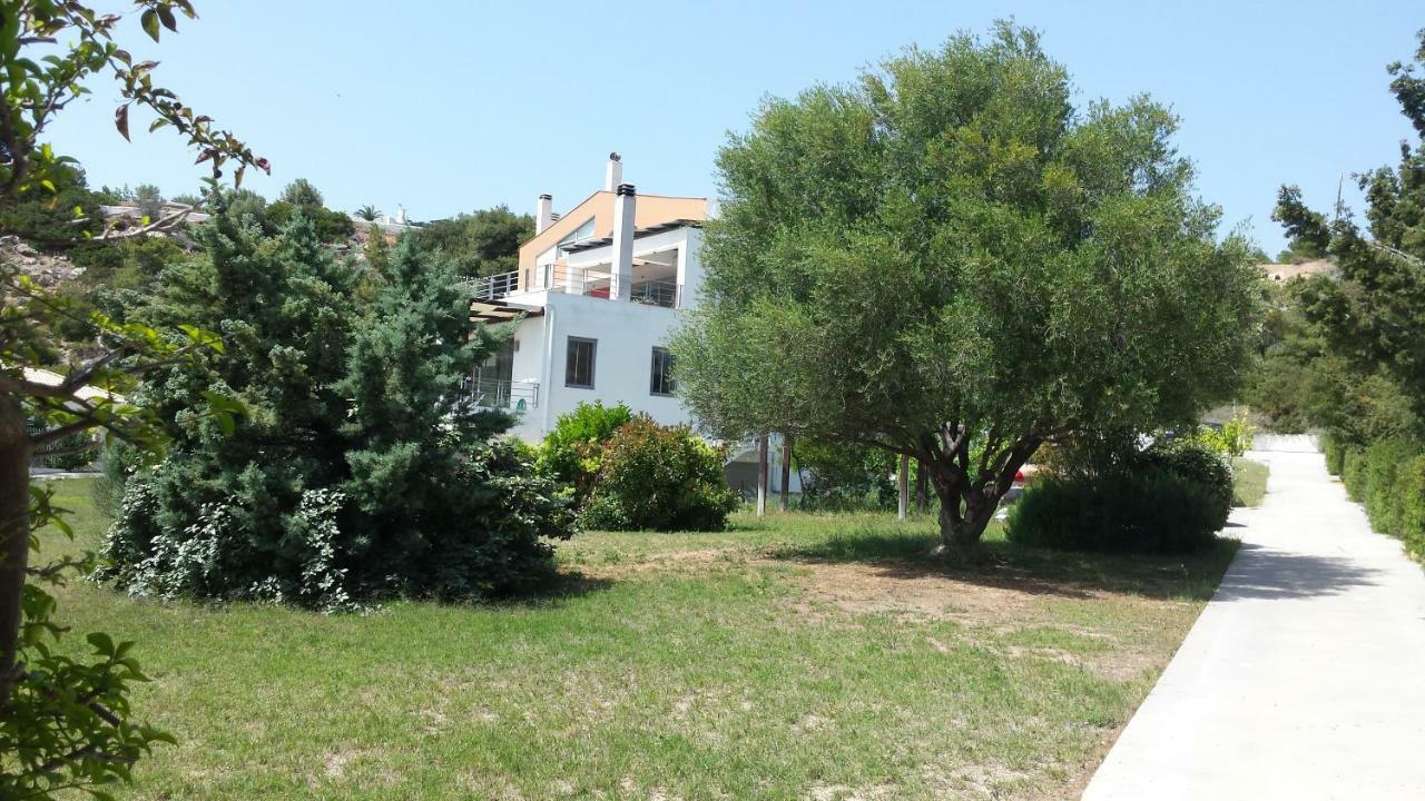 Beautiful House By The Sea,Loutraki Skaloma. Villa Екстериор снимка