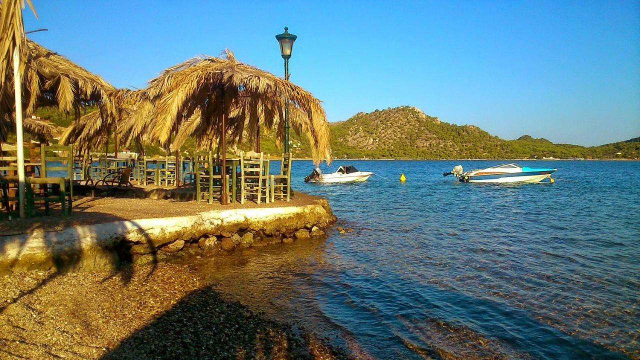 Beautiful House By The Sea,Loutraki Skaloma. Villa Екстериор снимка