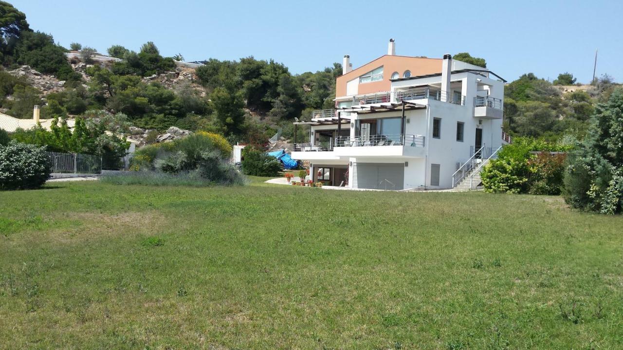 Beautiful House By The Sea,Loutraki Skaloma. Villa Екстериор снимка