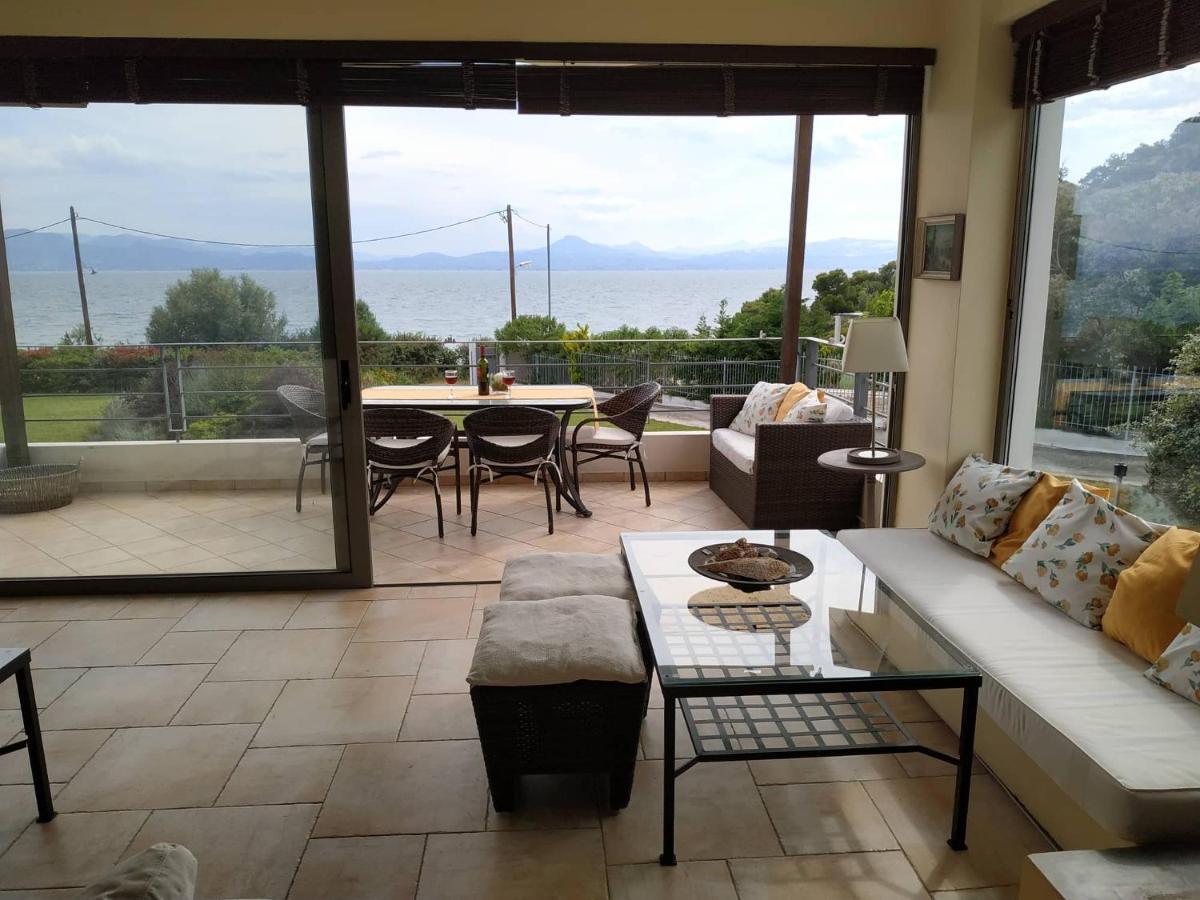 Beautiful House By The Sea,Loutraki Skaloma. Villa Екстериор снимка