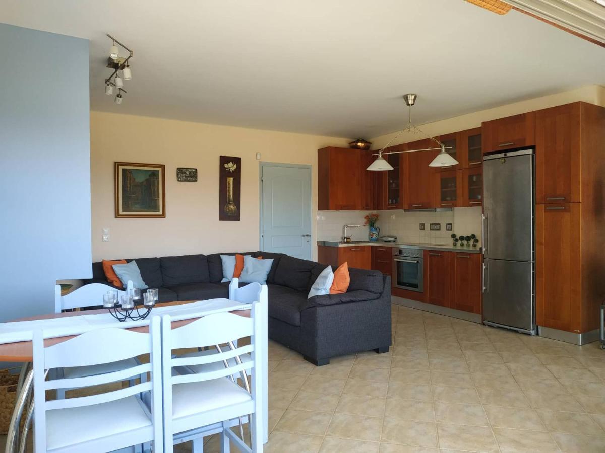 Beautiful House By The Sea,Loutraki Skaloma. Villa Екстериор снимка